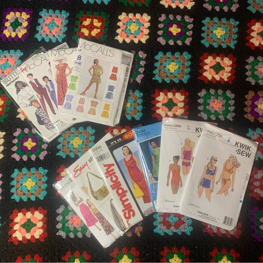 Lot of 10: 90s/Y2k women’s sewing patterns